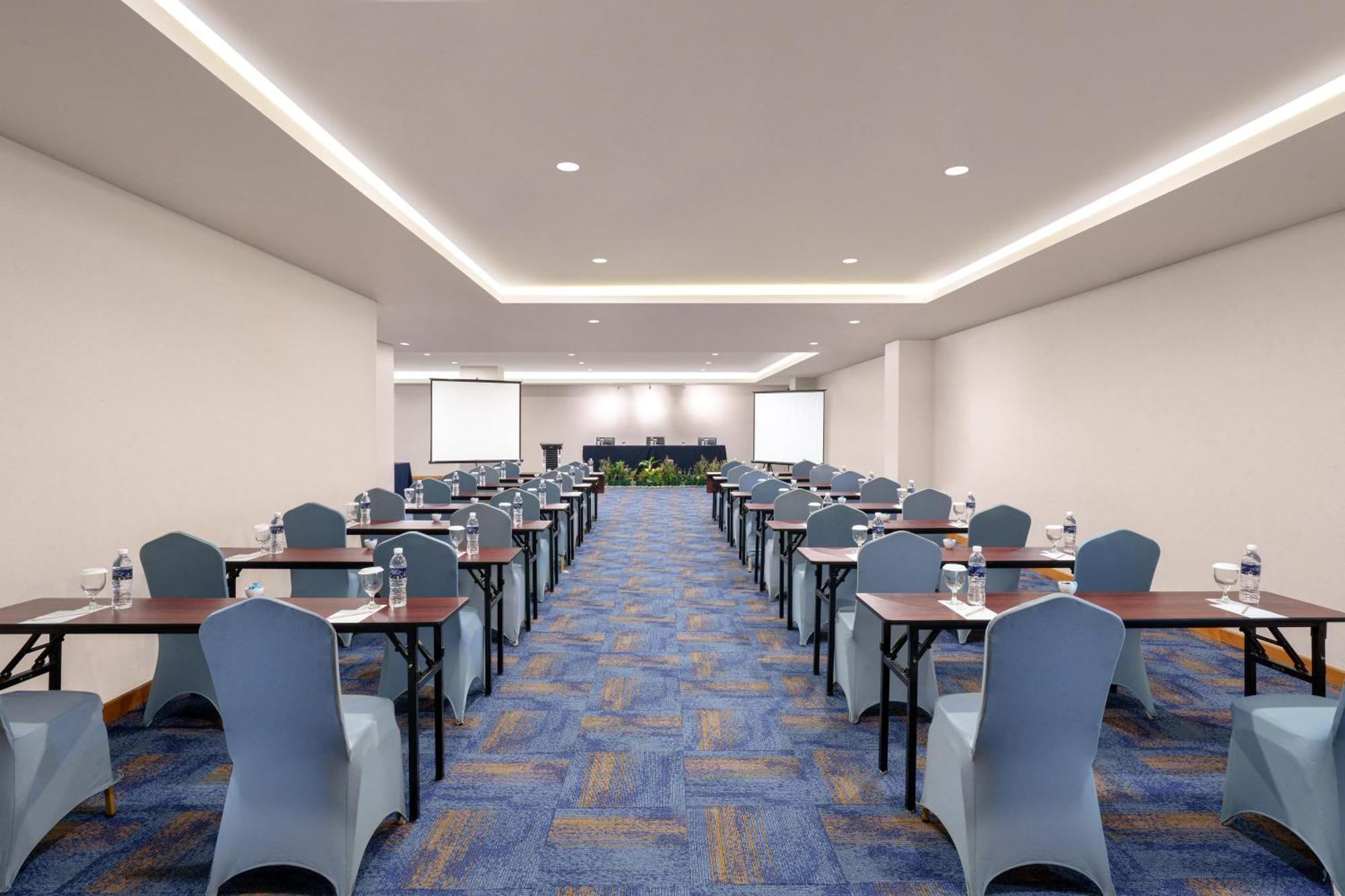 Golden Tulip Springhill Lampung Hotel Bandar Lampung Buitenkant foto