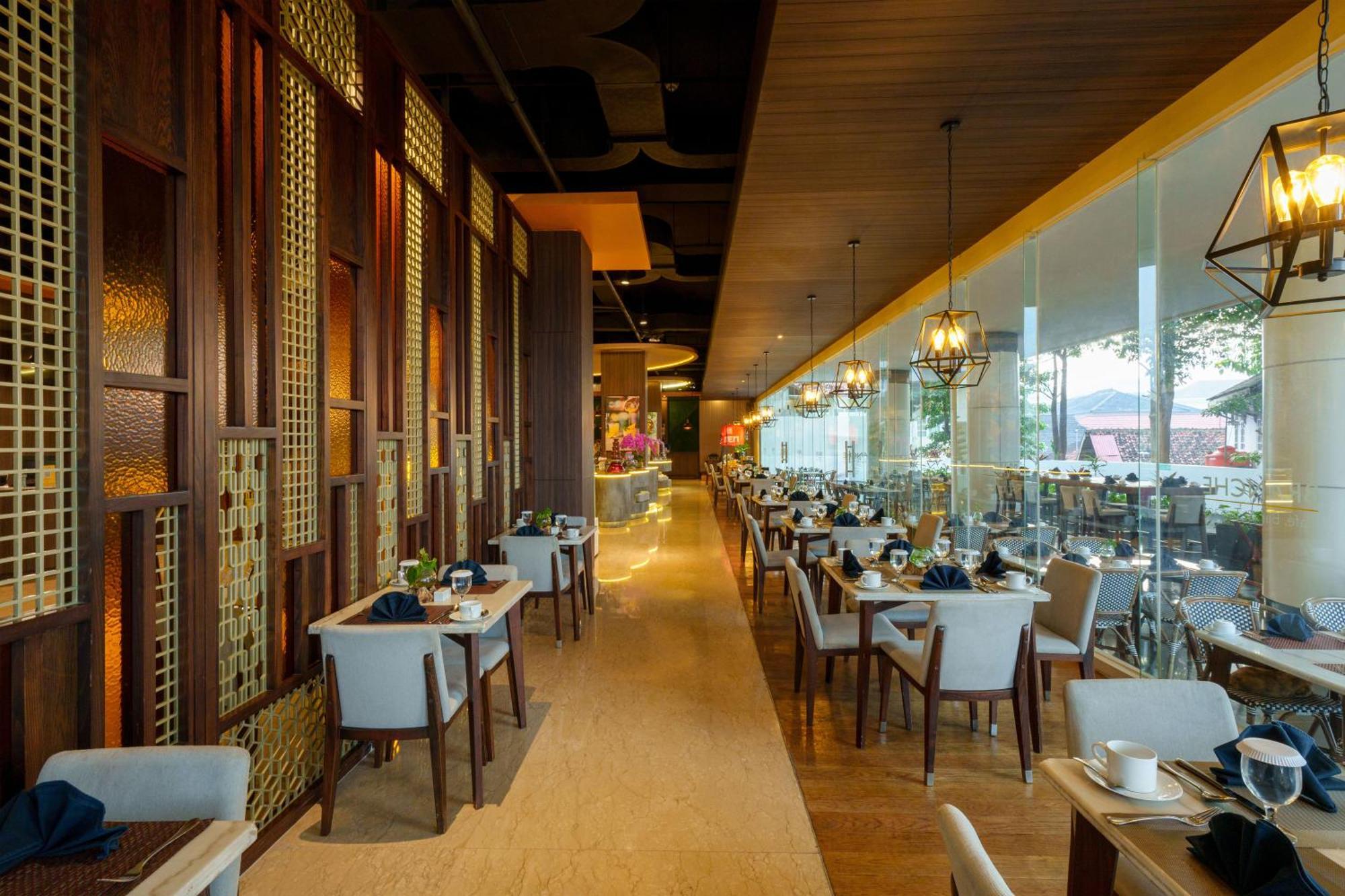 Golden Tulip Springhill Lampung Hotel Bandar Lampung Buitenkant foto