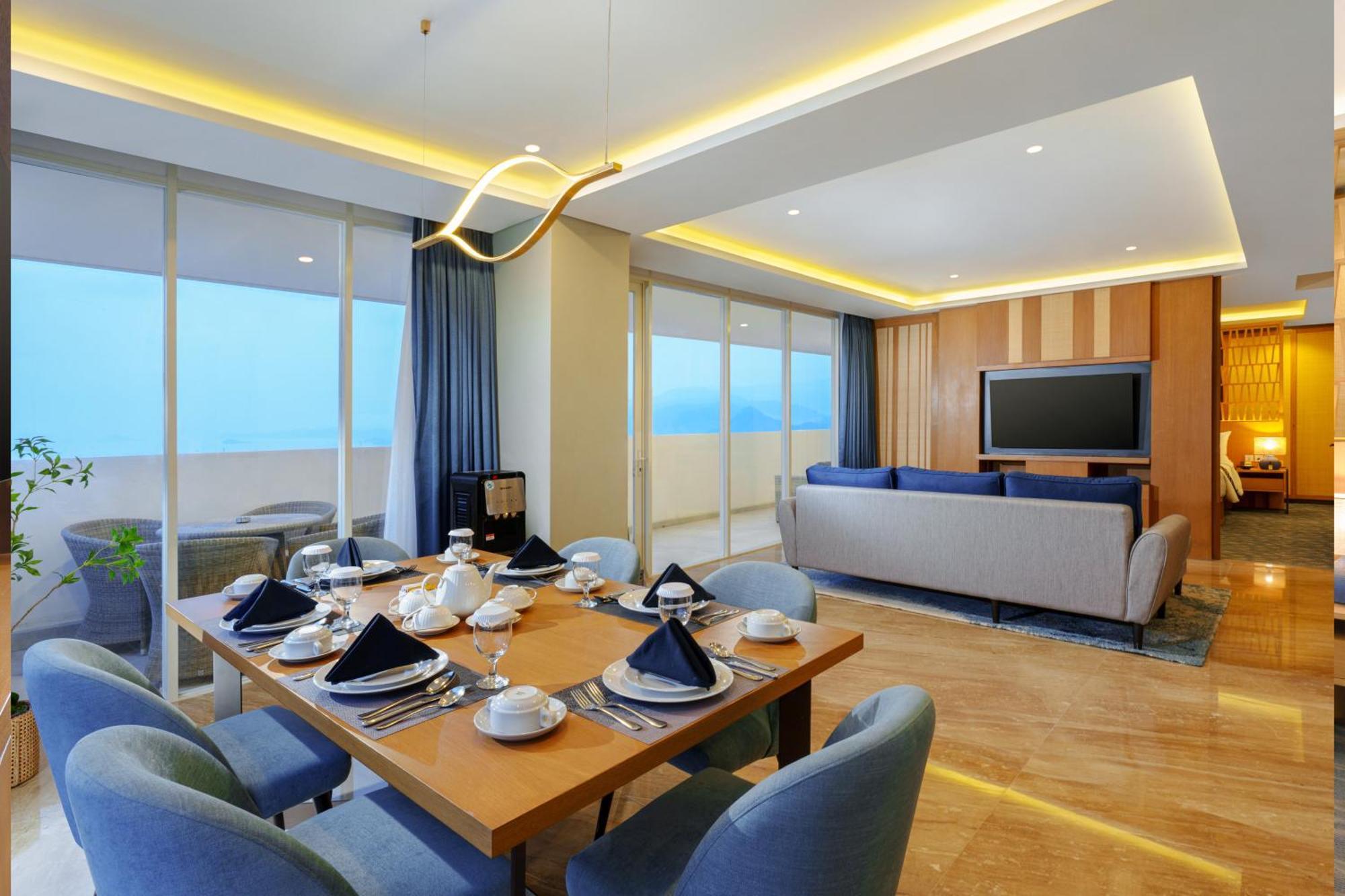 Golden Tulip Springhill Lampung Hotel Bandar Lampung Buitenkant foto