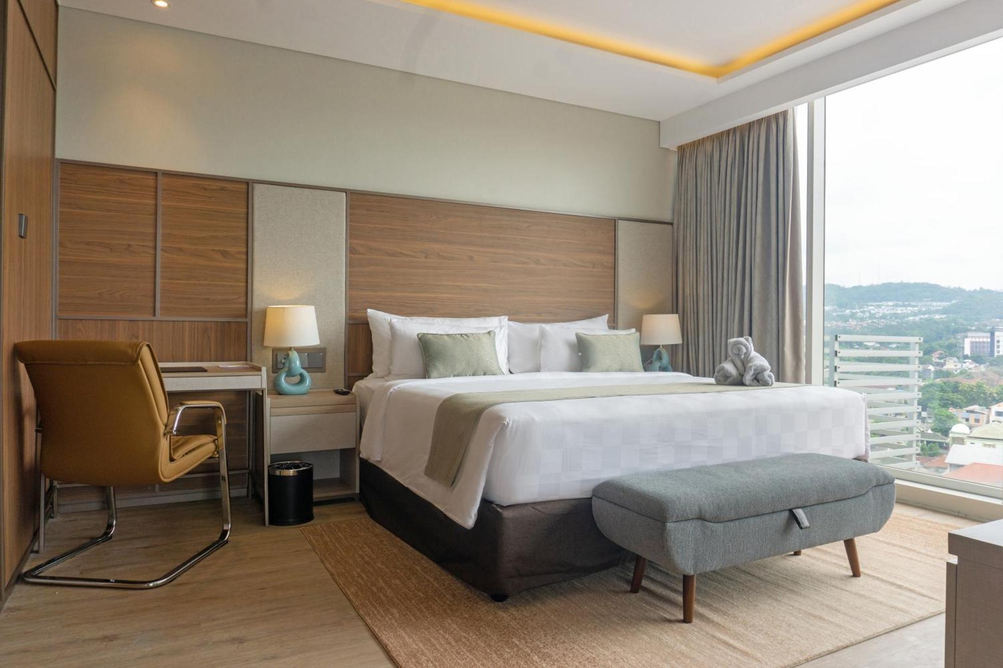 Golden Tulip Springhill Lampung Hotel Bandar Lampung Buitenkant foto