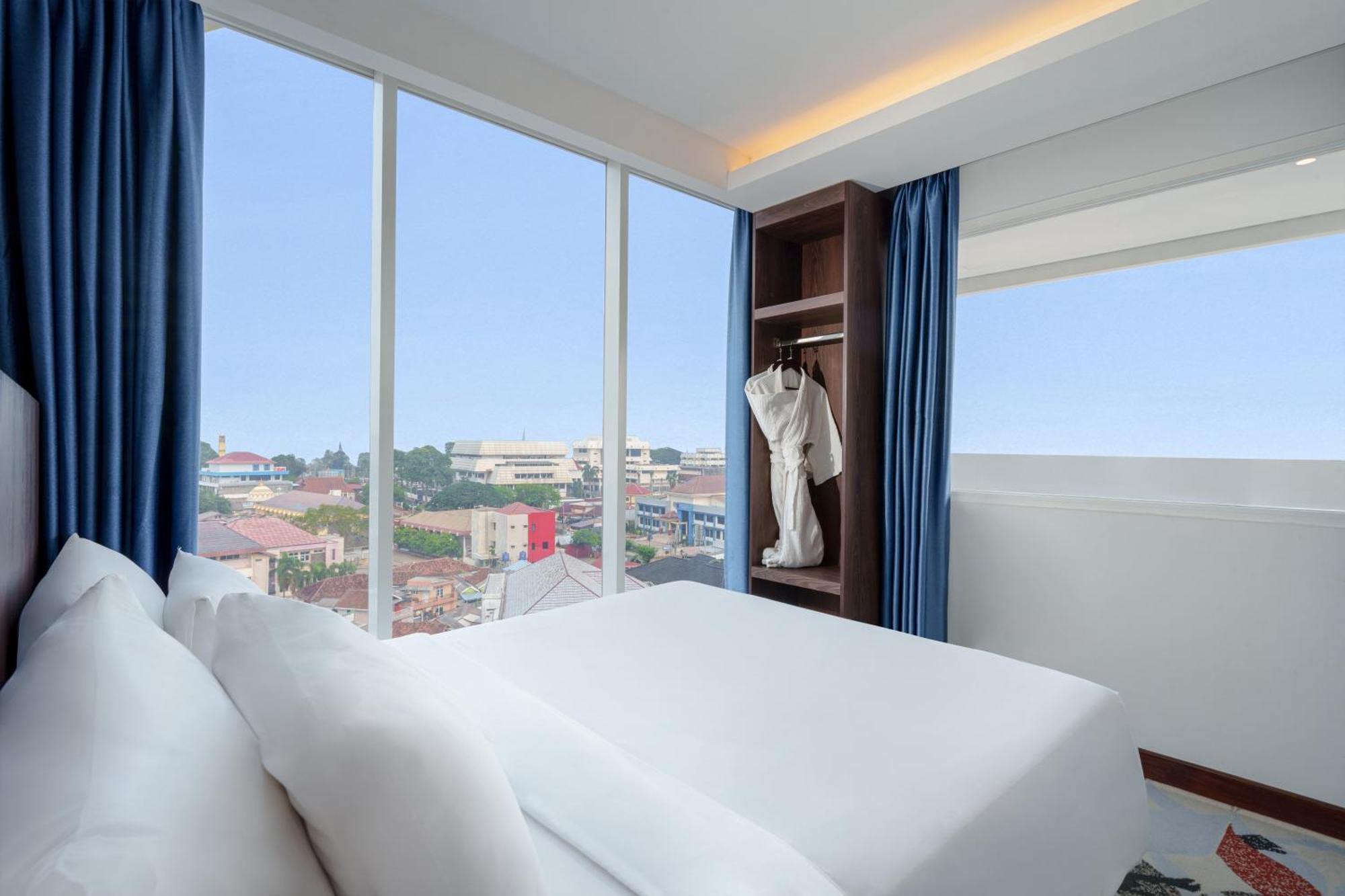 Golden Tulip Springhill Lampung Hotel Bandar Lampung Buitenkant foto